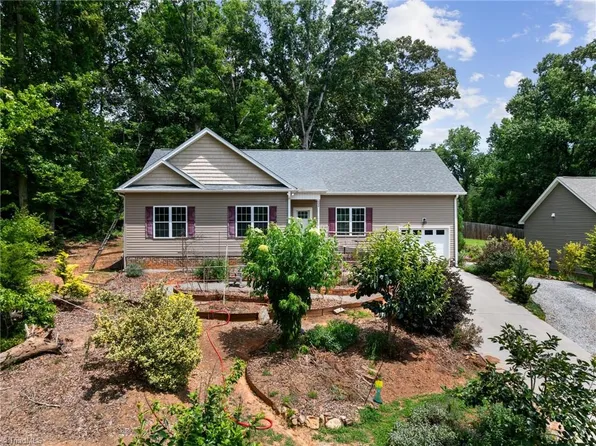 6037 Lura Rd, Winston Salem, NC 27104