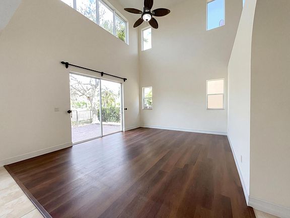 3rd image of 12431 SW 1st Street