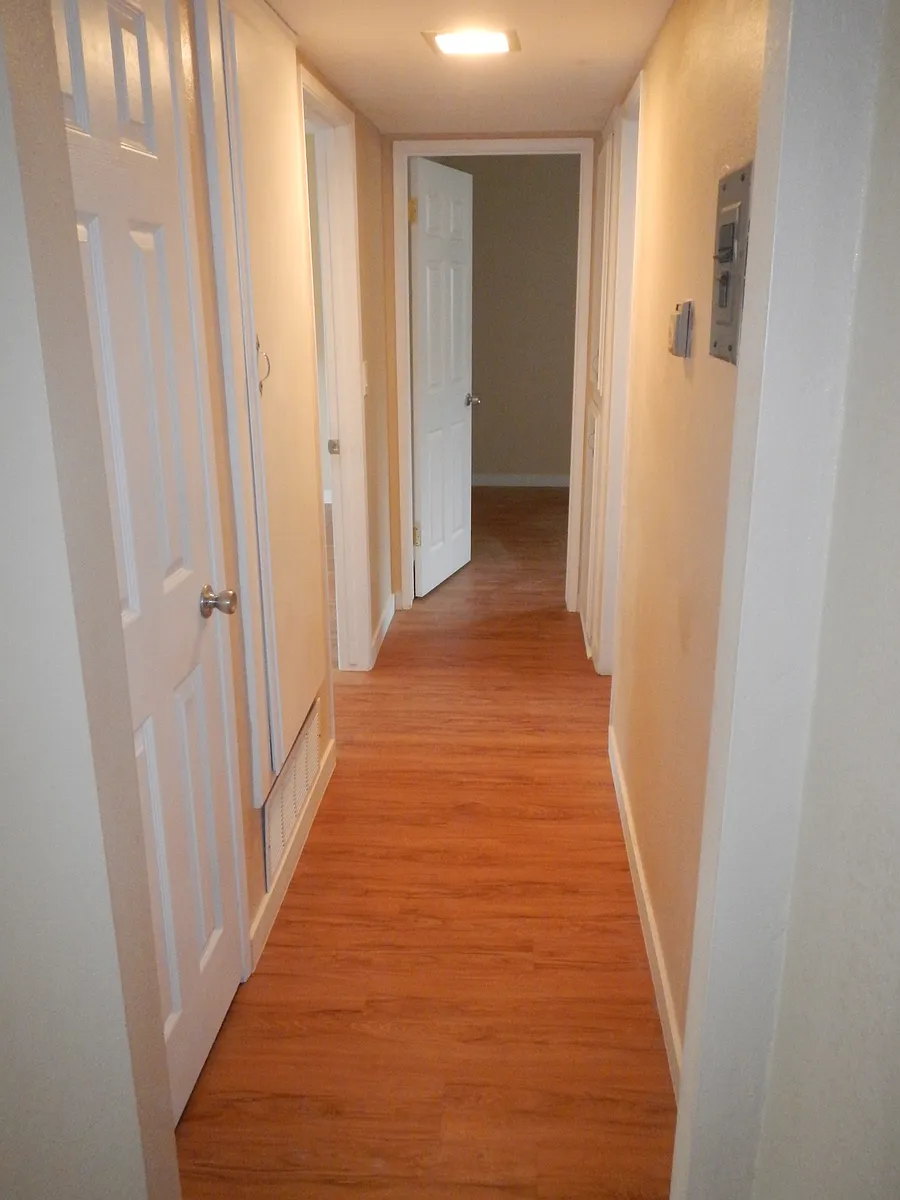 Building Photo - 130 S Delano St #2