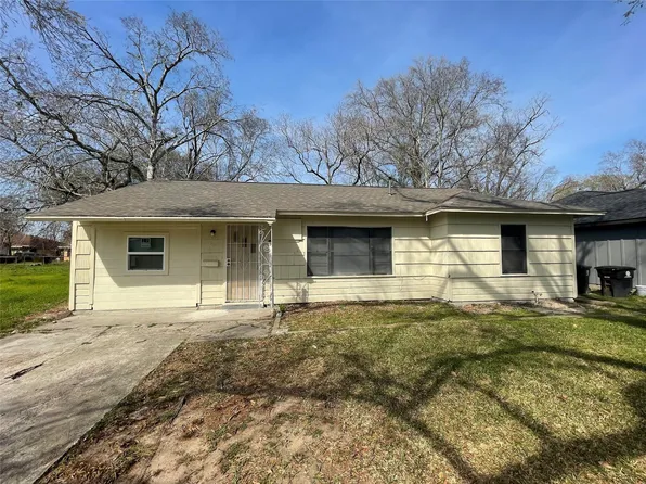 6139 Belcrest St, Houston, TX 77033
