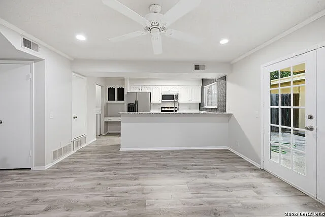 6106 Vance Jackson Rd #15 — Photo 10
