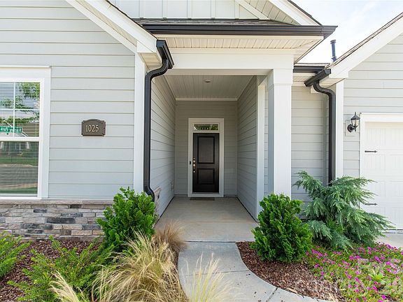 3rd image of 1025 Ansley Park Dr