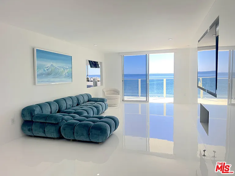 22548 Pacific Coast Hwy #203 — Photo 3
