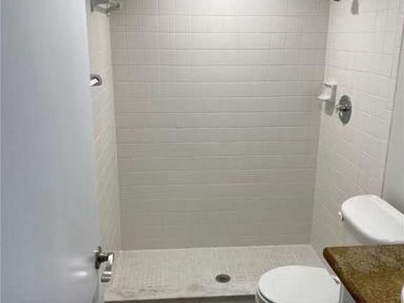 5th image of 1021 SE 8th Ter #C
