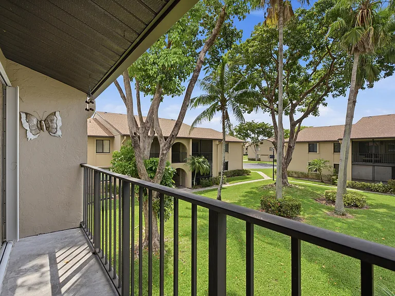 518 Shady Pine Way #B2 — Photo 18