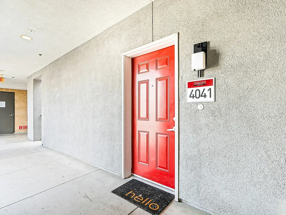 1801 E Katella Ave #4041