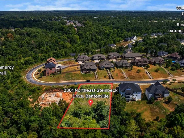 2301 NE Steinbeck Dr #27, Bentonville, AR 72712