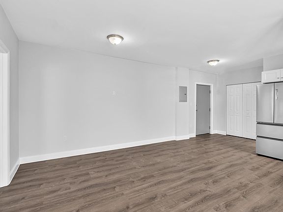 4th image of 1142 SW 4th St APT 2