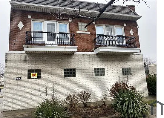 1 bed, $1,050 — Photo 3