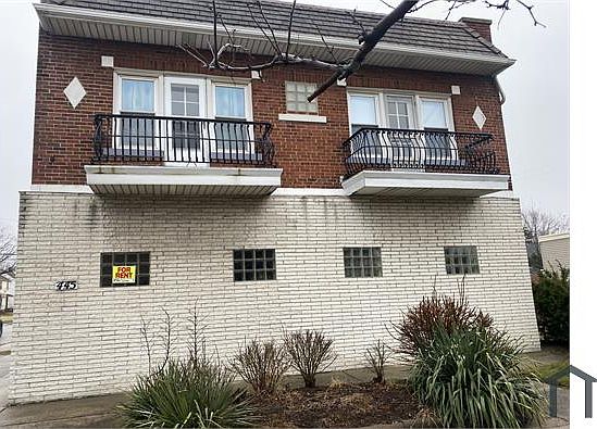 3rd image of 445 E 200th St