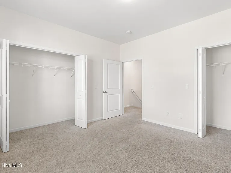 97 Dresser Ln — Photo 24