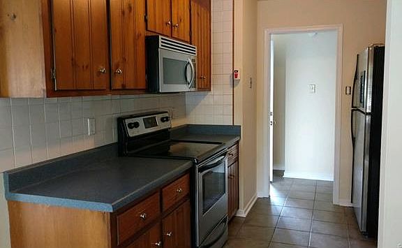 5th image of 1027 Francill Dr