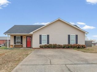 8 Stonegate Dr, Cedartown, GA 30125