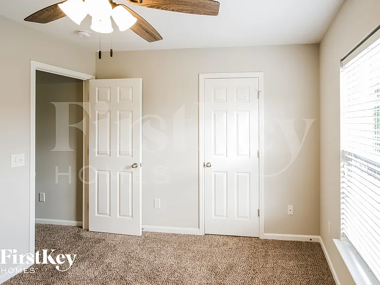 615 Silver Moss Dr — Photo 11
