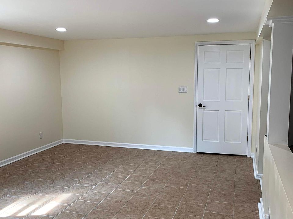 1st image of 53 Woodruff Ave Floor 1