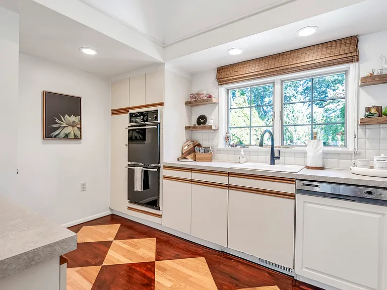 306 Montauk Hwy — Photo 16