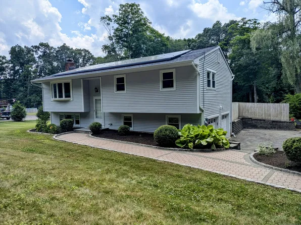 5 Corn Tassle Road, Danbury, CT 06811