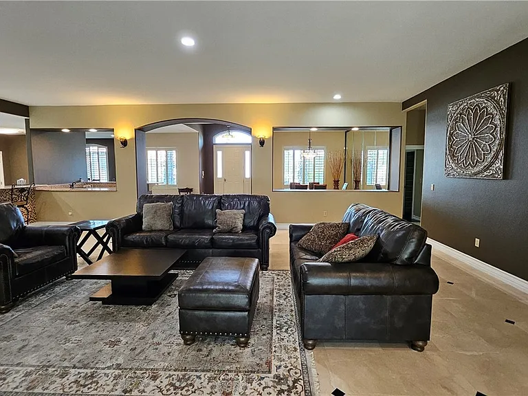 2101 Grand Island Ct — Photo 9