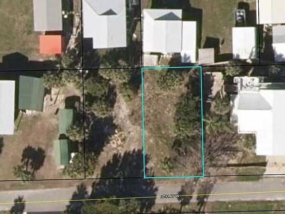 3rd image of 130 10th Ave W