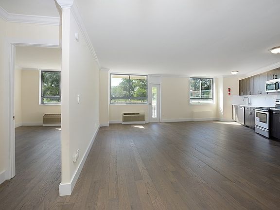 2nd image of 100 Manhattan Ave APT 302