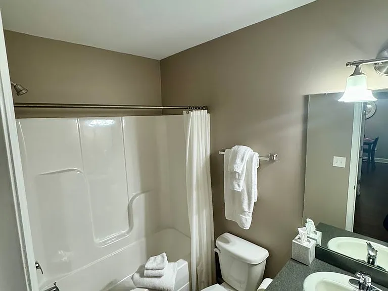 226 Edgewater Ln — Photo 15