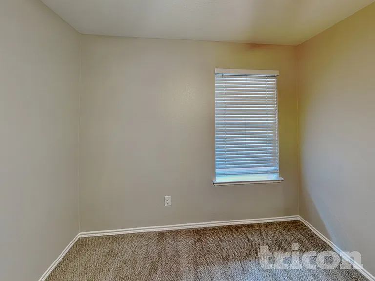 626 Chapman Dr — Photo 12