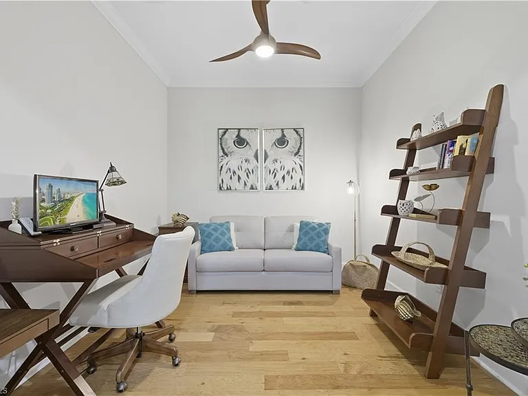 9475 Isla Bella Cir — Photo 16