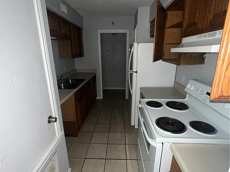 7202 The Mansions Dr #I1 — Photo 3