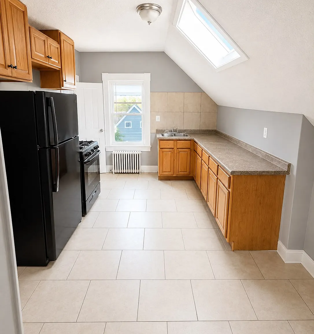 3 bed, $1,950 — Photo 3