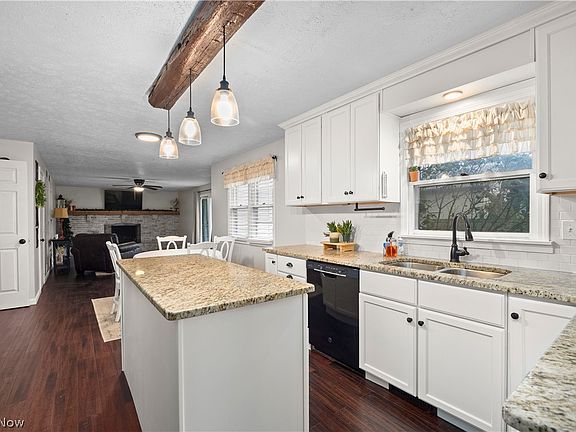 3rd image of 228 Forest St