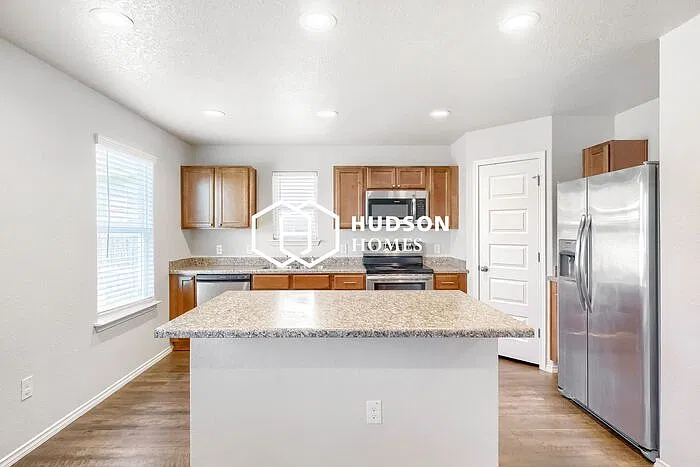 3 bed, 2.5 bath, 1634 sqft, $1,545 — Photo 4