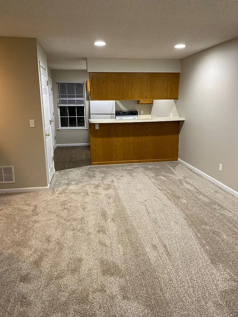 619 Locust St — Photo 2