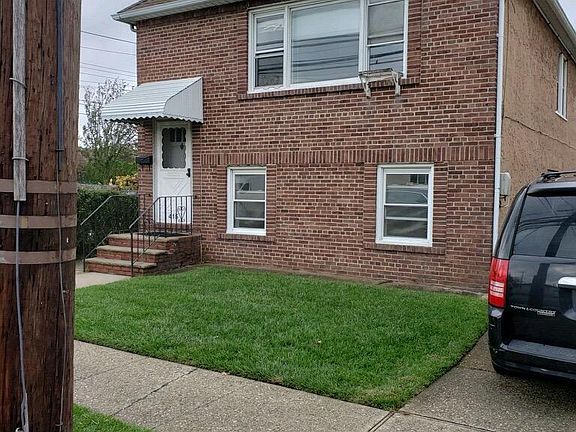 2nd image of 415 McClean Ave