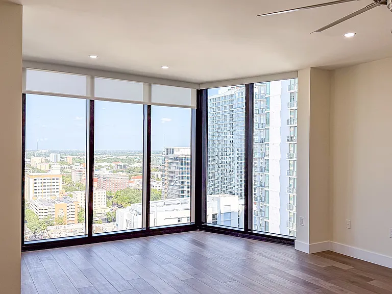 1 Beach Dr SE #2512 — Photo 10