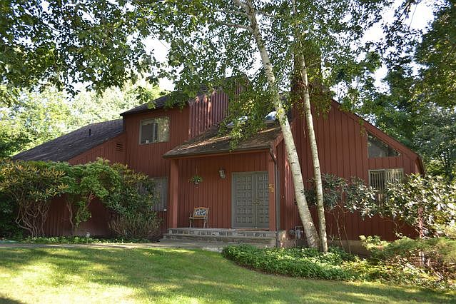 1st image of 52 Deerfield Ln S