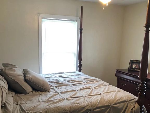 3rd image of 811 Pepper Ave