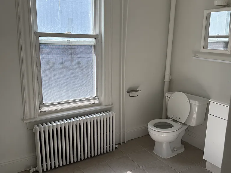 1650 John St #1 — Photo 6