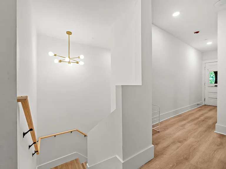 18 Benedict St #10 — Photo 23