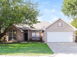 724 Nicole Dr, Burleson, TX 76028