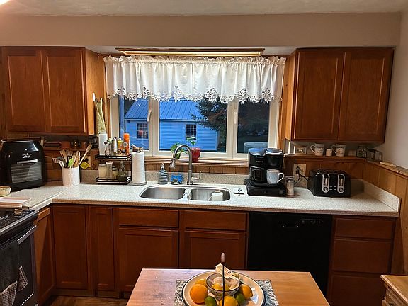 4th image of 109 Church Ln