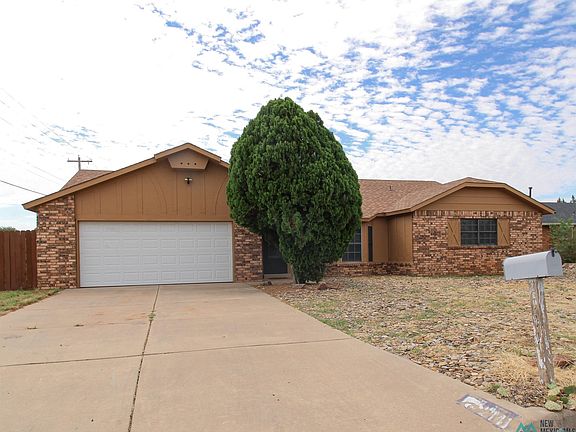 2nd image of 2141 Castle Ct