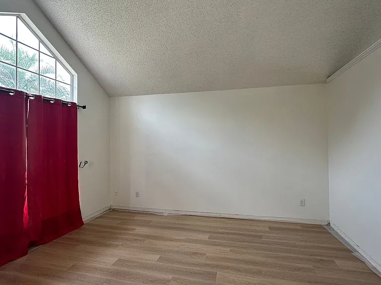 935 Shriver Cir — Photo 3