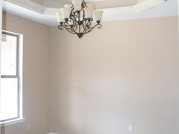 5th image of 381 Gardner Dr NE