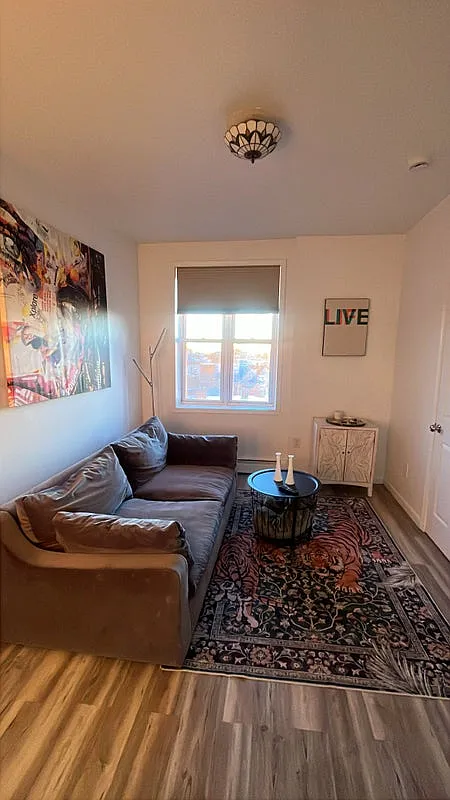 2 bed, 700 sqft, $1,195 — Photo 2