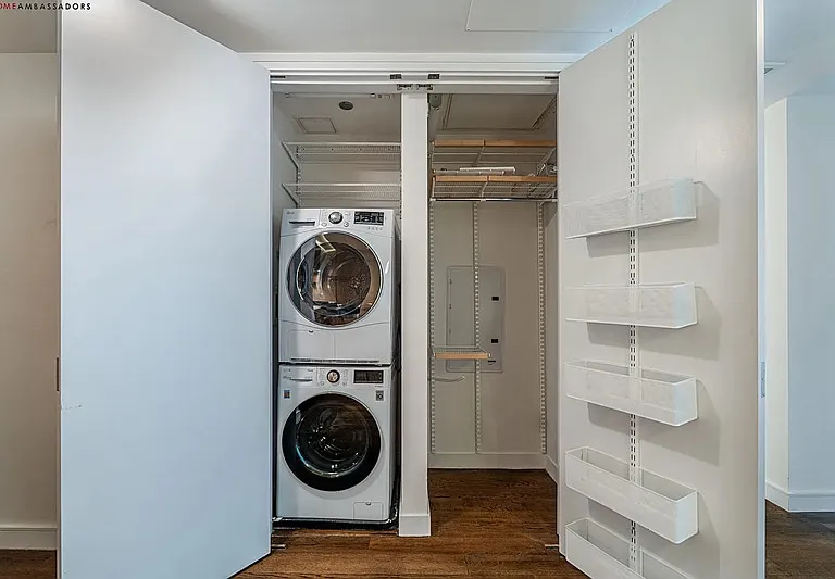 211 E 13th St #4G — Photo 7