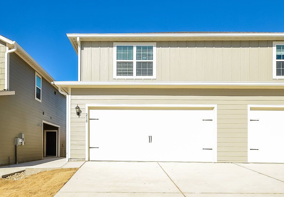 1st image of 218 Marsh Ln