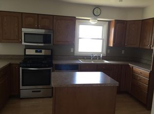 128 E 7th St, Coal Valley, IL