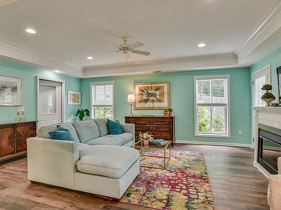 4th image of 212 Jackson Ave