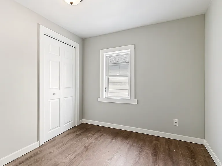 713 Emerson Ave — Photo 8