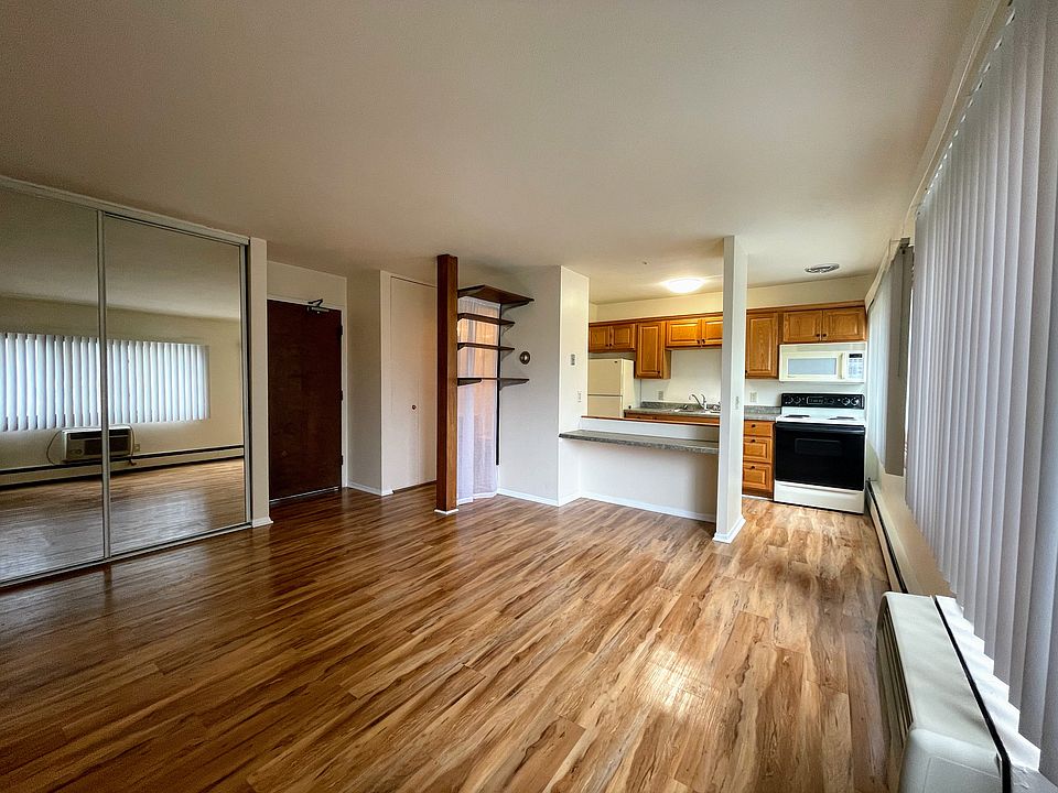 1st image of 1415 5th St SE APT 4